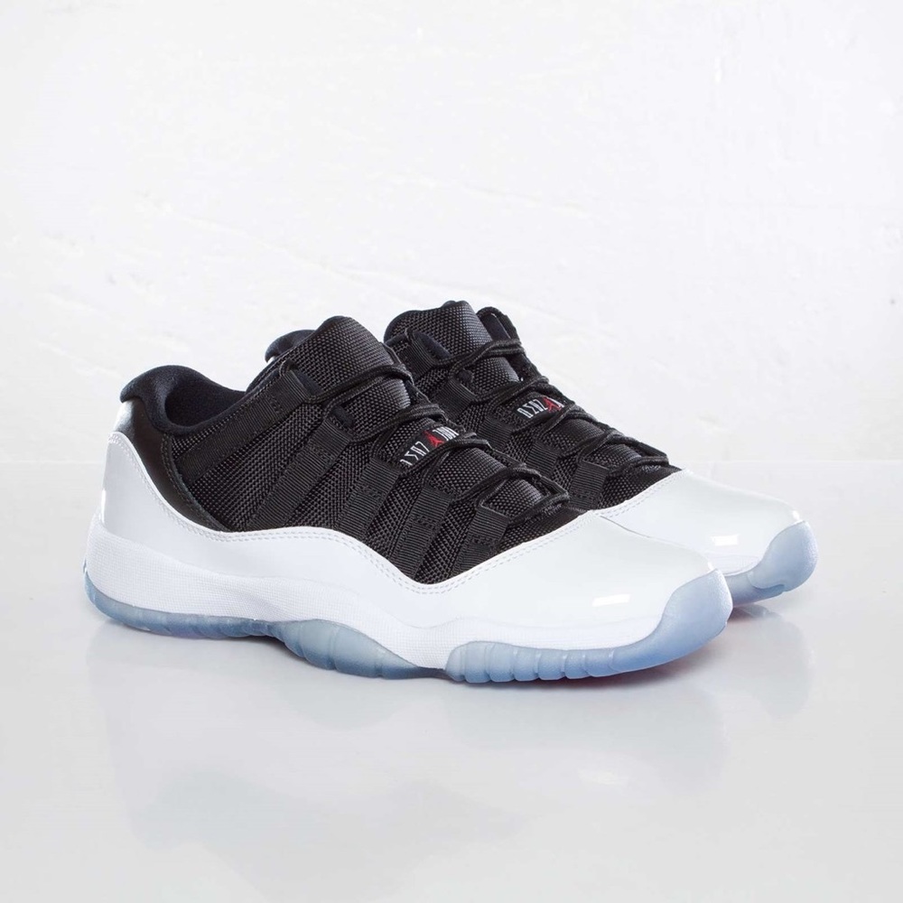 AIR JORDAN 11 RETRO LOW GS 'TUXEDO'